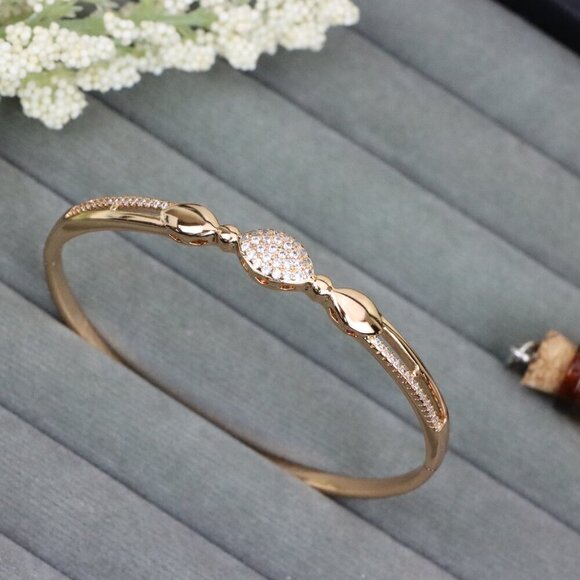 Rose Gold Bangle with Oval Crystal Centerpiece, XPBL0575 - Picture 11 of 12